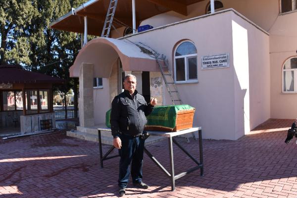 Muhtarın 'ölmeyi yasakladığı' mahallenin camisi tamamlandı