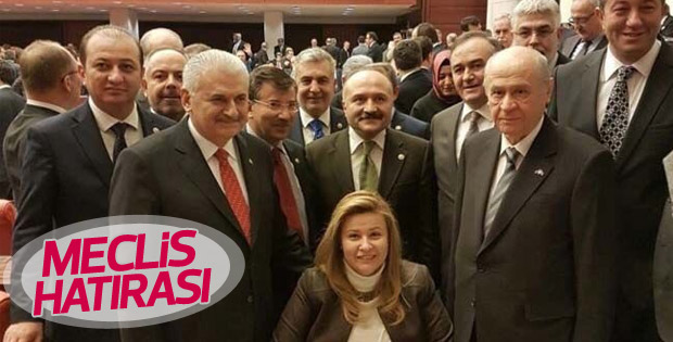 Başbakan Yıldırım Bahçeli'yle fotoğraf çektirdi