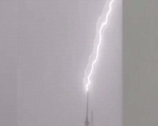 Çamlıca'daki yeni TV kulesine yıldırım düştü