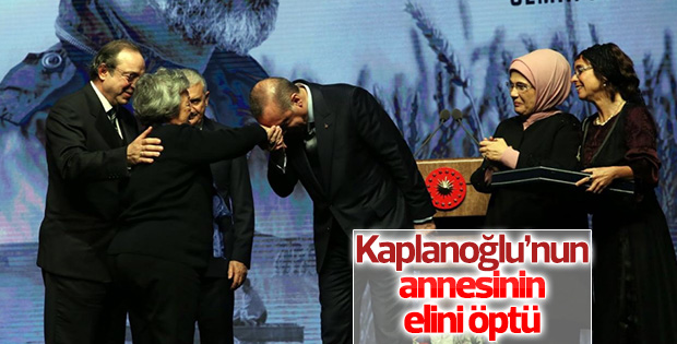 Cumhurbaşkanı Erdoğan Kaplanoğlu'nun annesinin elini öptü