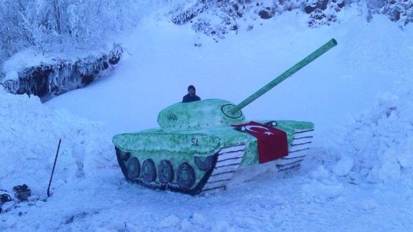 Zeytin Dalı Harekatı'na destek için kardan tank yaptılar
