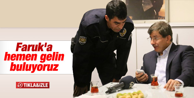 Başbakan Davutoğlu polislerle bayramlaştı