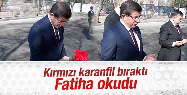 Davutoğlu Ankara'daki patlama yerini ziyaret etti