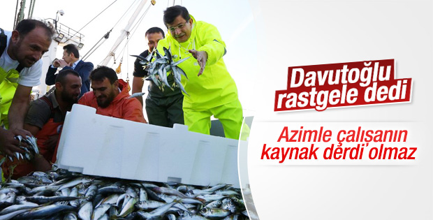 Davutoğlu Samsun'da balık tutmak için denize açıldı