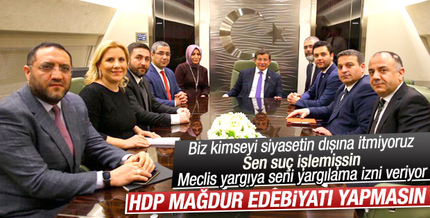 Başbakan Davutoğlu uçakta gündemi değerlendirdi