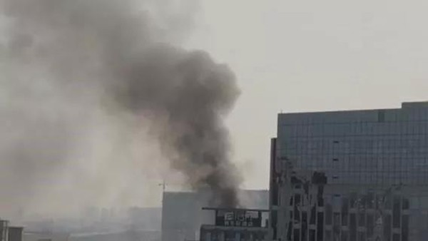 Çin’de 20 katlı binada korkutan yangın