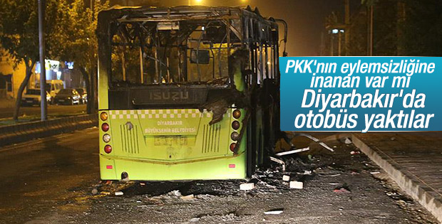 PKK'lılar Diyarbakır'da belediye otobüsünü yaktı