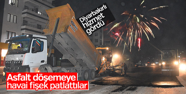 Diyarbakır'da havai fişekli asfalt kutlaması
