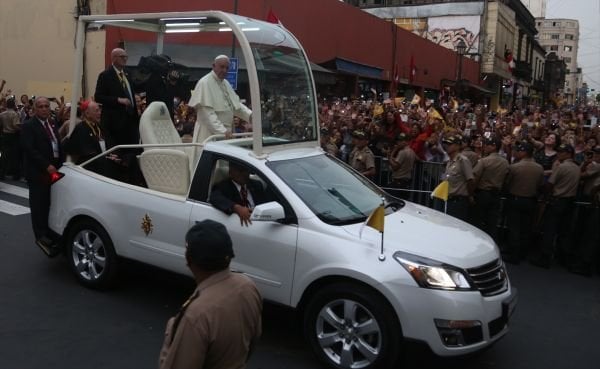 Papa Franciscus Peru'ya gitti