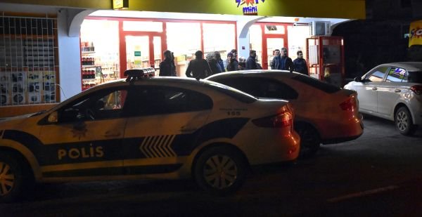 Polis Sancaktepe'de silahlı soygun yapanların peşinde