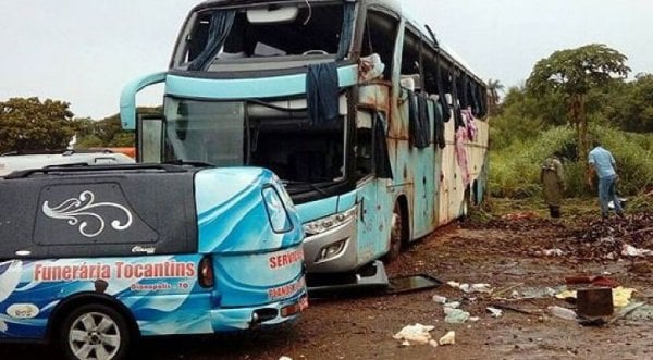 Brezilya'da otobüs devrildi: 7 ölü 20 yaralı
