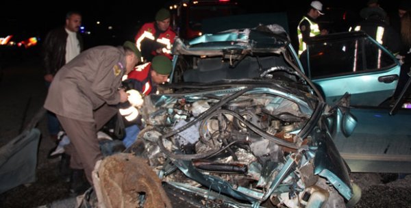 Alaşehir'de trafik kazası: 3 kişi öldü, 2 kişi yaralandı