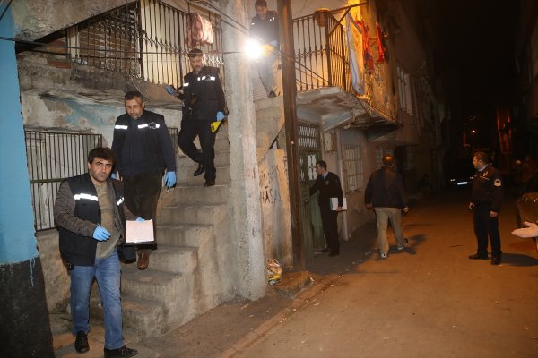 Adana'da uyuşturucu satıcısı 1 polisi yaraladı