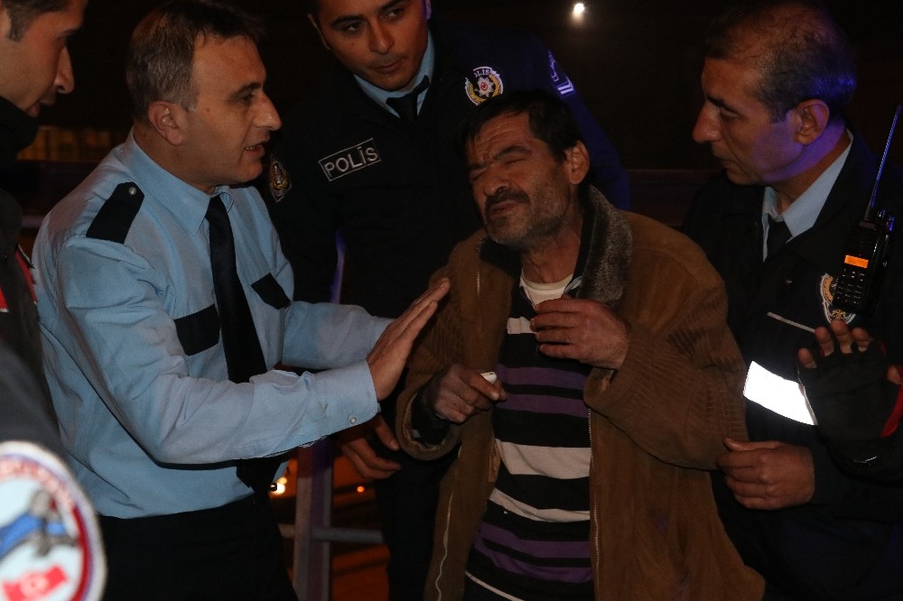 Adana'da intihar etmek isteyen adamı polis kurtardı