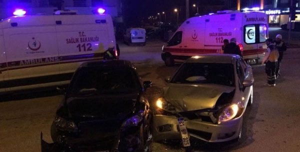Düzce'de trafik kazası: 3 kişi yaralandı