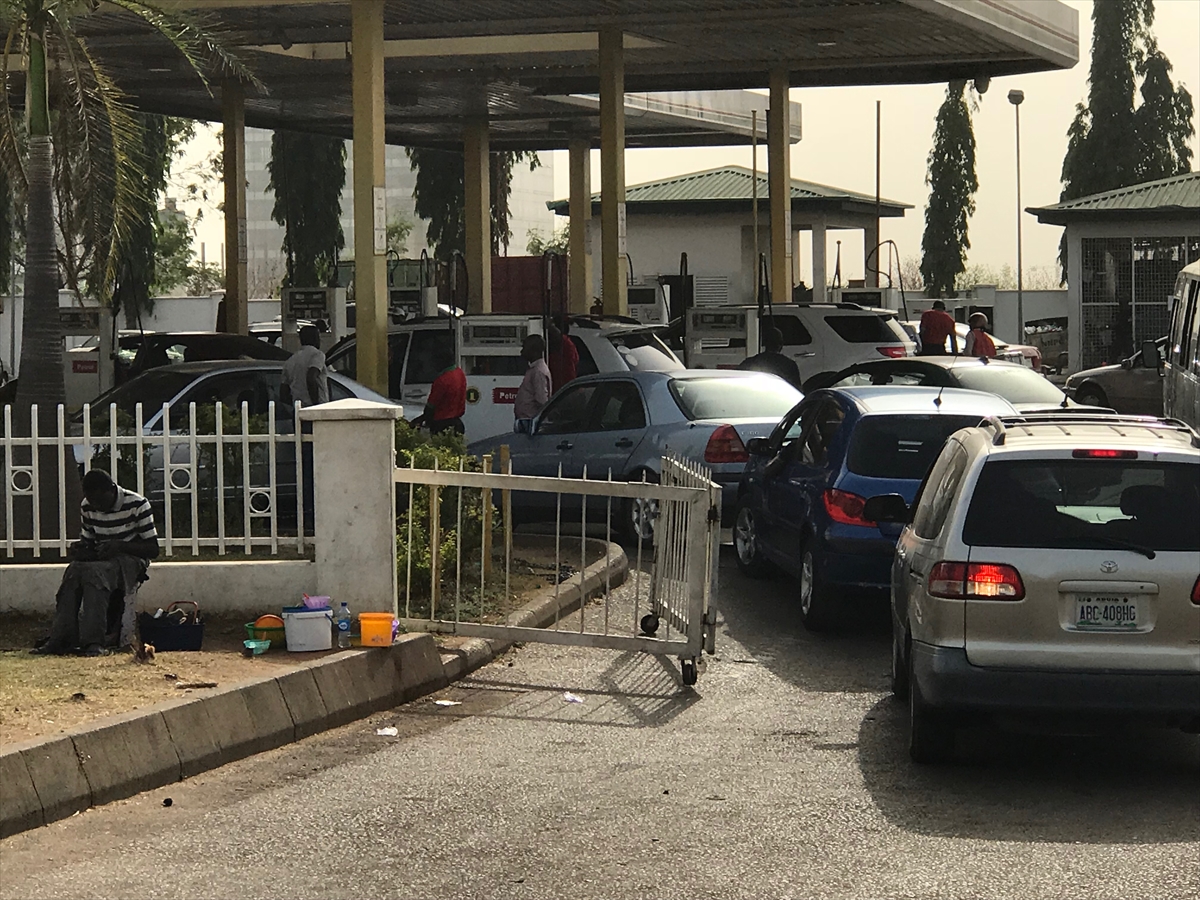 Nijerya'da benzin krizi büyüdü