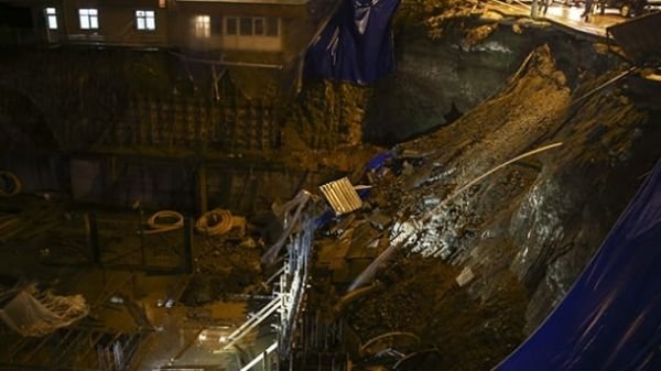 Ankara'daki toprak kayması su borusunu patlattı