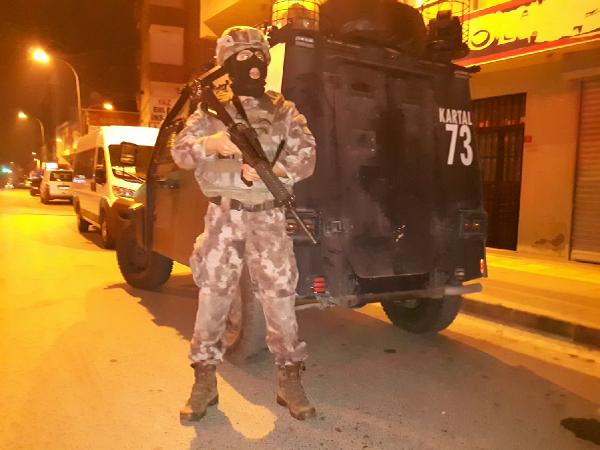 Esenyurt'ta polislere ateş açıldı