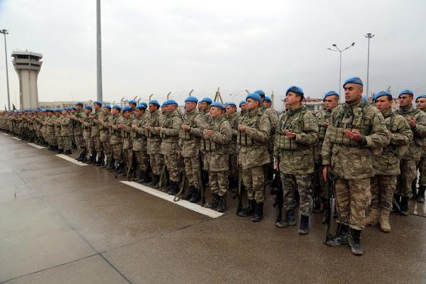 Komandolar Afrin'e dualarla uğurlandı