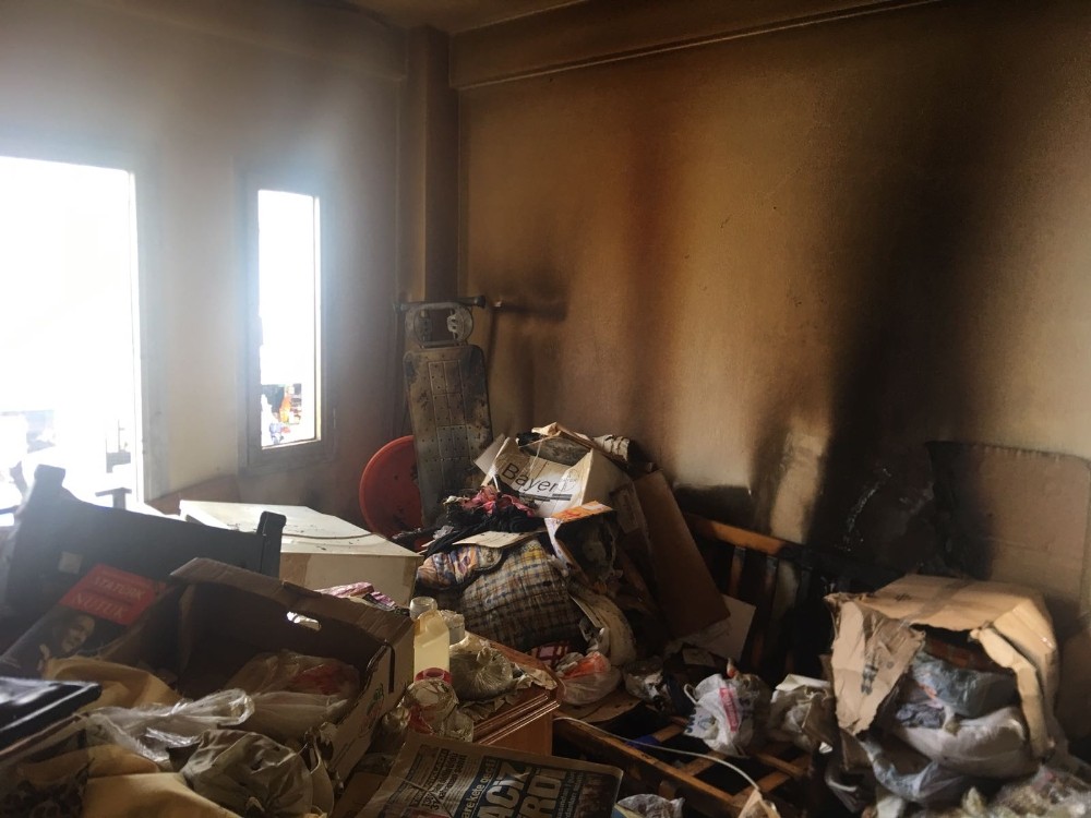 Emekli öğretmen evinde çıkan yangında hayatını kaybetti