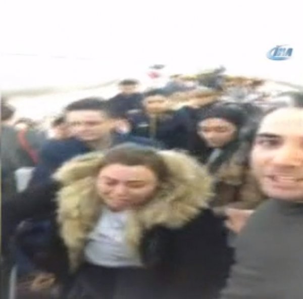 Uçak pisti pas geçince yolcular fenalaştı