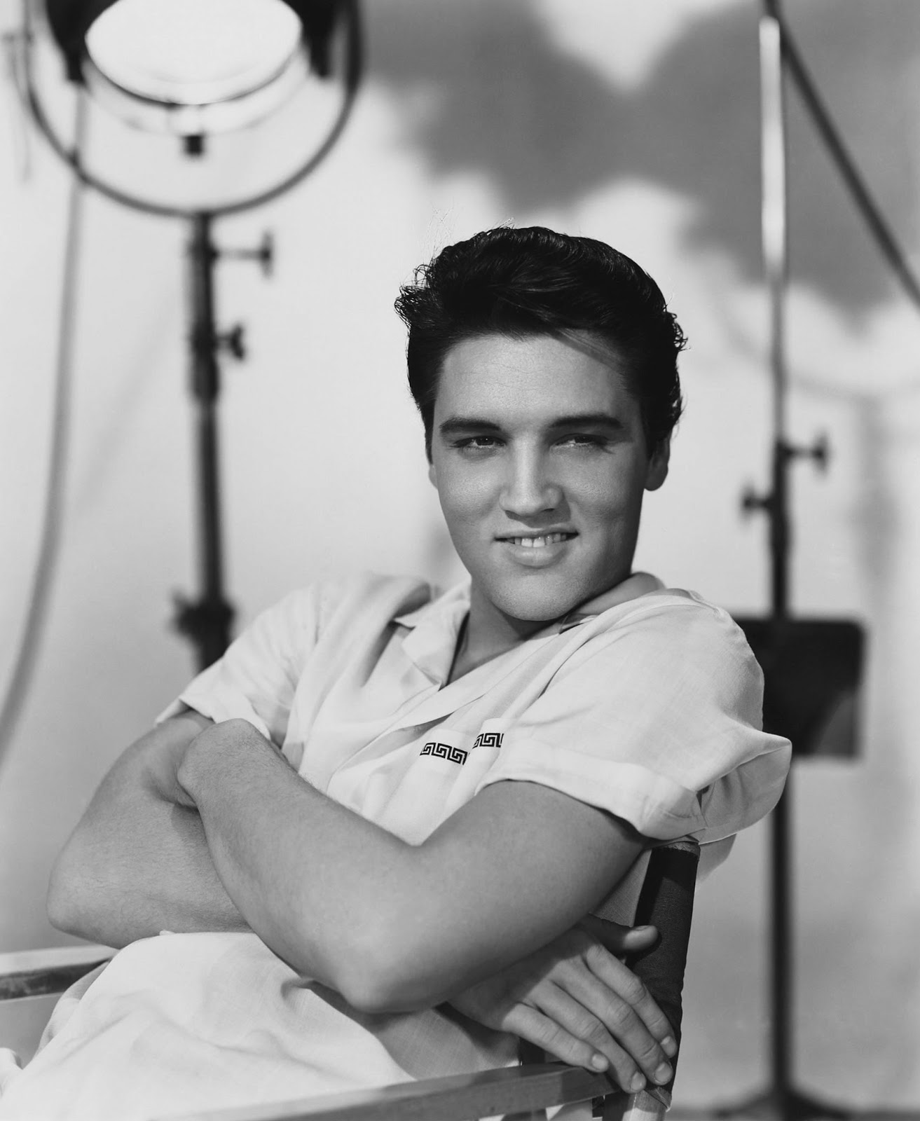 Elvis Presley nasıl öldü Elvis hangi yaşta ölmüş Elvis Presley nasıl öldü Elvis hangi yaşta ölmüş