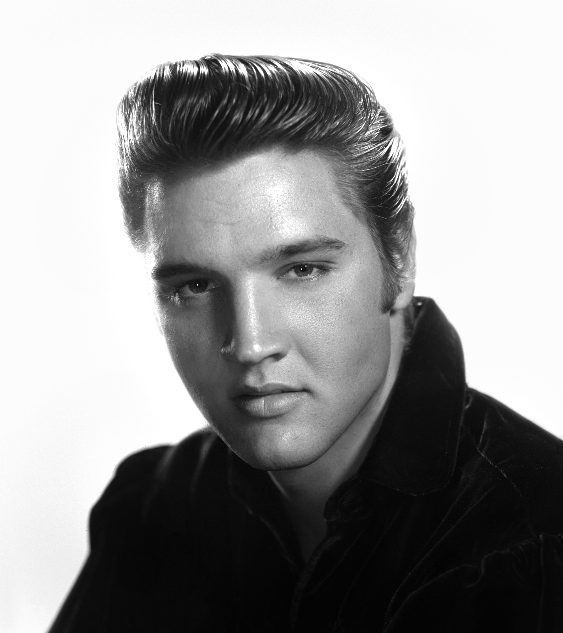 Elvis Presley nasıl öldü Elvis hangi yaşta ölmüş Elvis Presley nasıl öldü Elvis hangi yaşta ölmüş