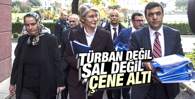Emine Ülker'in heyetindeki tesettürlü teyze