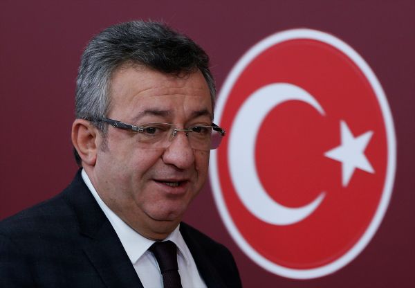 CHP'den Abdullah Gül ve Bülent Arınç'a çağrı