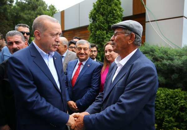 Erdoğan'dan Ömer Halisdemir'in kabrine ziyaret