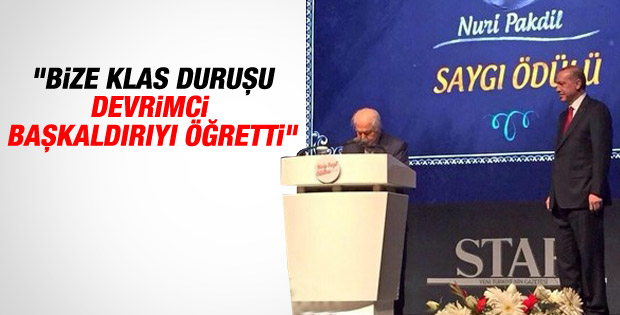 Necip Fazıl Ödülleri'nde Erdoğan'dan anlamlı hareket