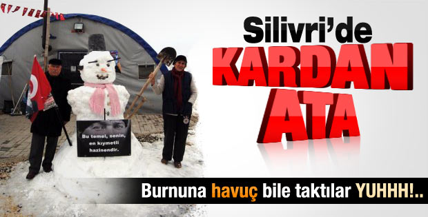 Silivri'de kardan adamdan Atatürk yaptılar