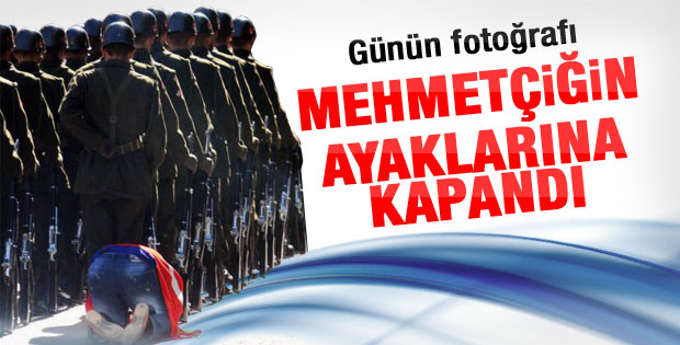 Gaziantep'teki şehit cenazesinde ağlatan kare