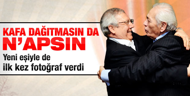 Aziz Yıldırım eşiyle eğlencede