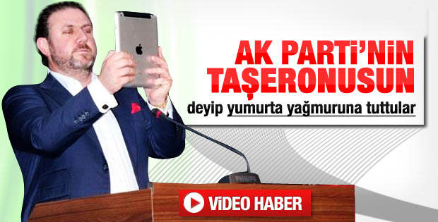 Yiğit Bulut'a yumurtalı protesto - Video