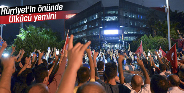 Hürriyet'in önünde Ülkücü yemini edildi