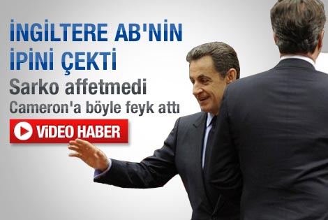 Sarkozy Cameron'ı kıvrak hareketiyle es geçti