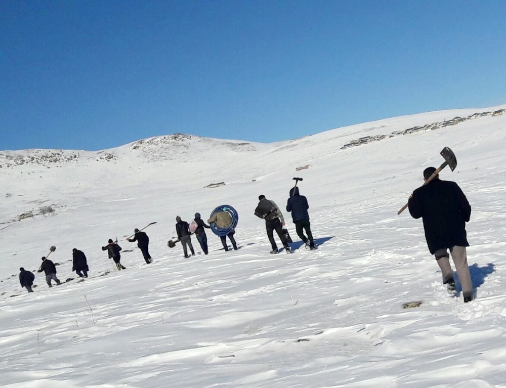 Karlı dağları aştılar, arızaya ulaştılar