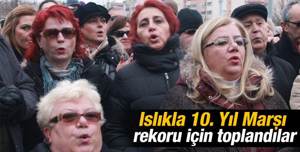 Islıkla 10. Yıl Marşı rekor denemesi başarısız oldu
