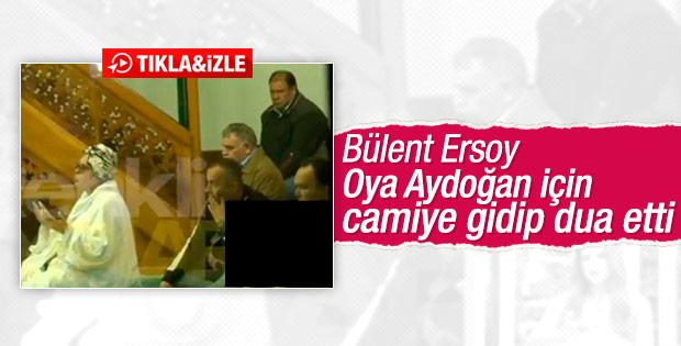 Bülent Ersoy camide dua etti