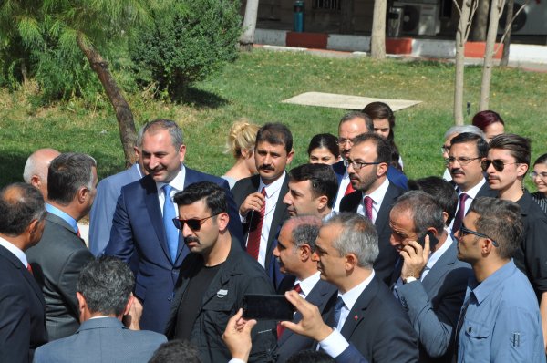 Terörden zarar gören evleri devlet restore ediyor