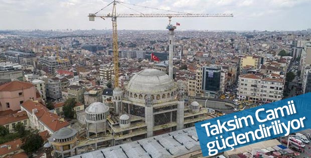 Taksim Camii'nin minaresi hızla yükseliyor