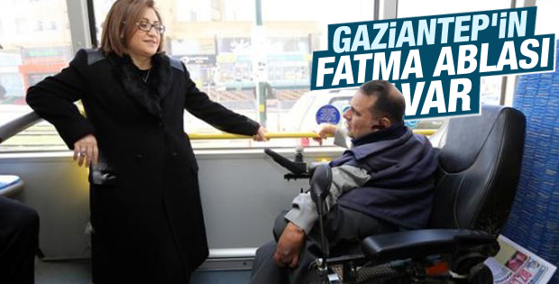 Fatma Şahin Gaziantep'te engelsiz otobüse bindi