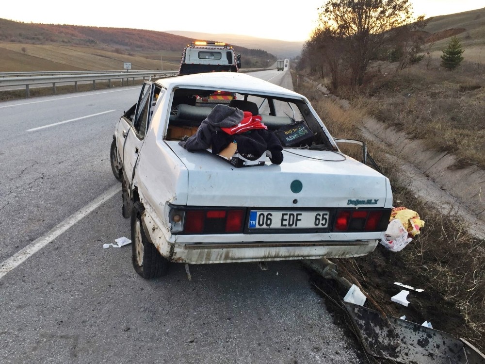 Çorum'da otomobil takla attı: 5 yaralı