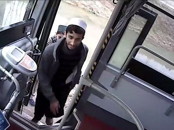 Kocaeli'de otobüsü çalan genç, yolcu toplamaya devam etti