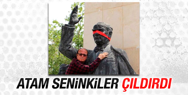Atatürk heykelinin gözünü bağladı