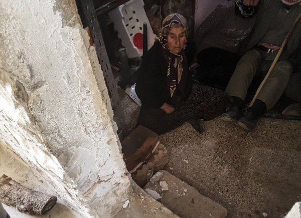 YPG terrorists enclosed elderly villages with mines 