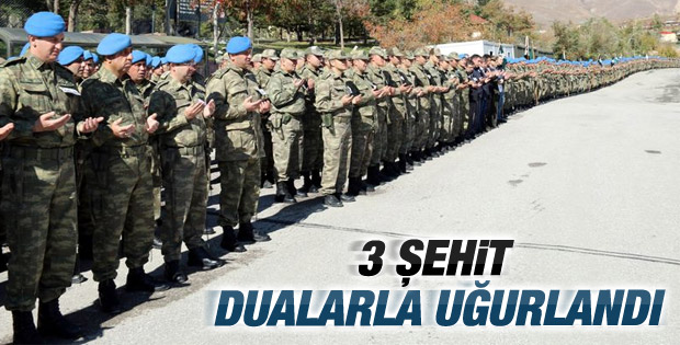 Hakkari'de şehit olan askerler için tören