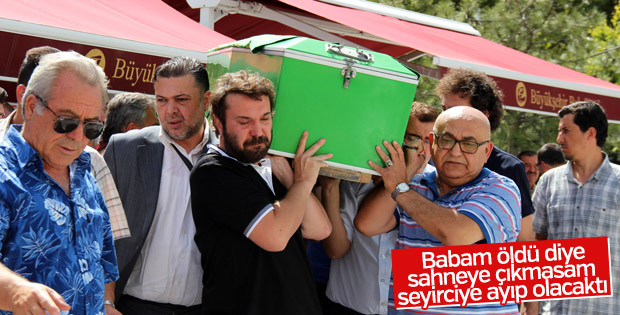 Halil Sezai babasını toprağa verdi