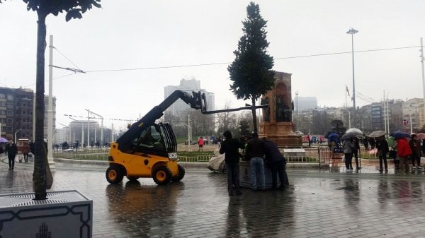 İstiklal Caddesi'nde ağaçlandırma çalışmaları başladı